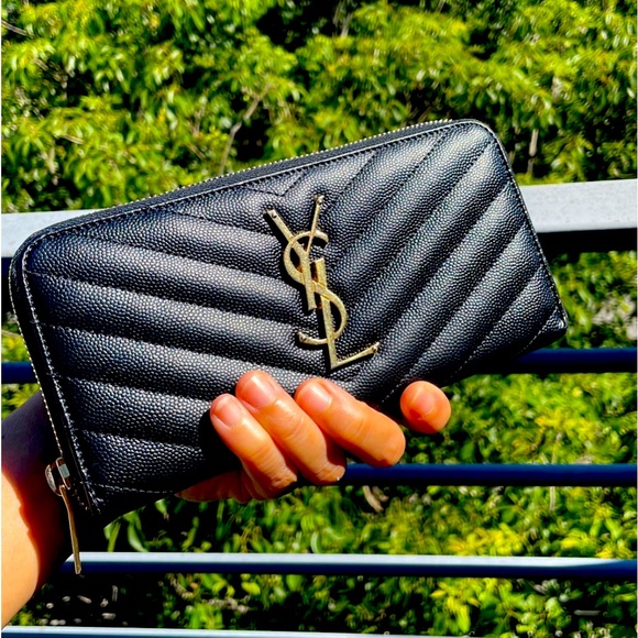 Authentic YSL Yves Saint Laurent black Zippy wallet - Picture 1 of 14